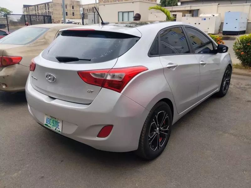 Hyundai Elantra - 2013