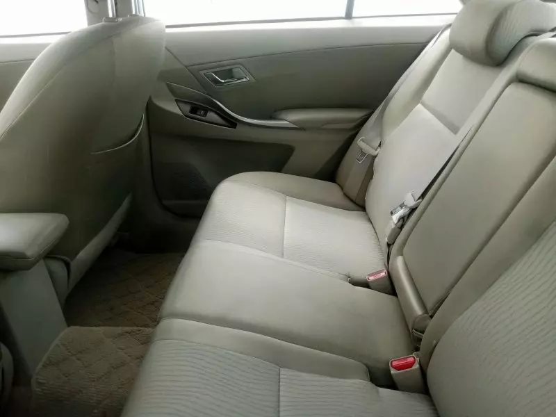 Toyota Premio    - 2012
