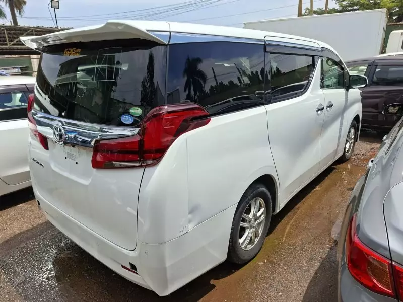 Toyota Alphard   - 2018