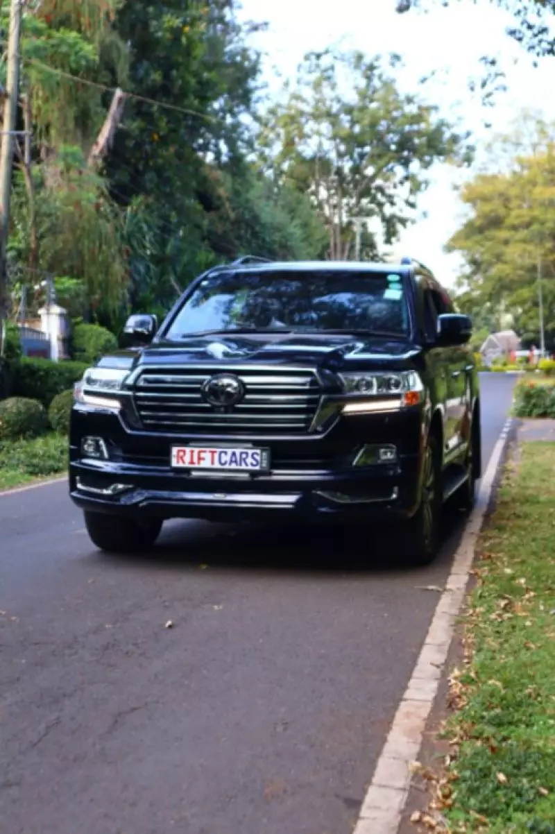 Toyota Landcruiser   - 2020