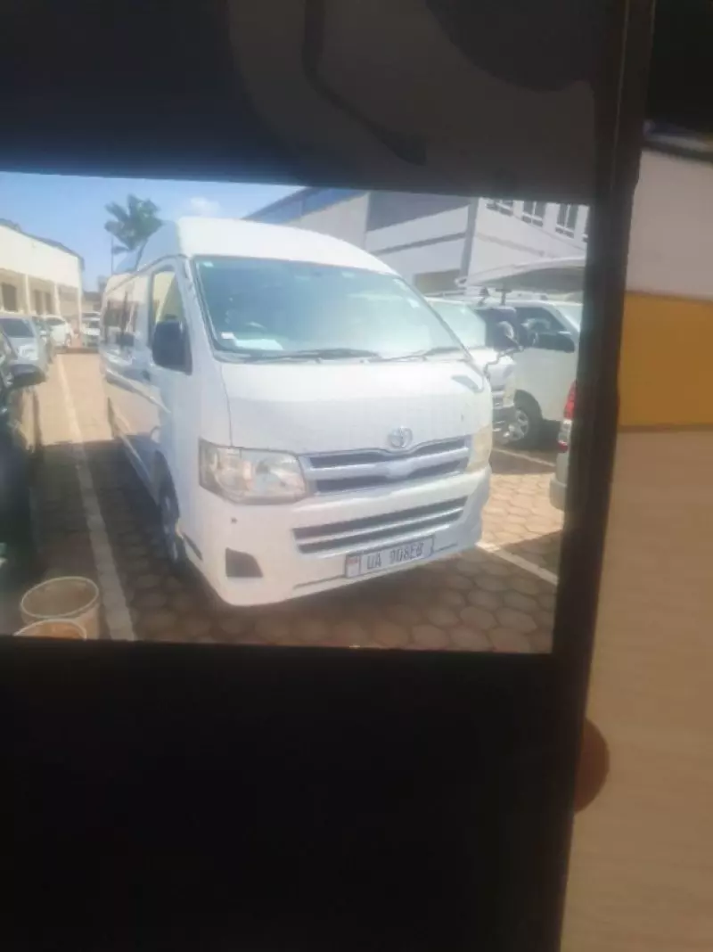TOYOTA Hiace   - 2015