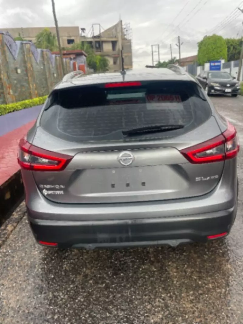 Nissan Rogue Sport   - 2021