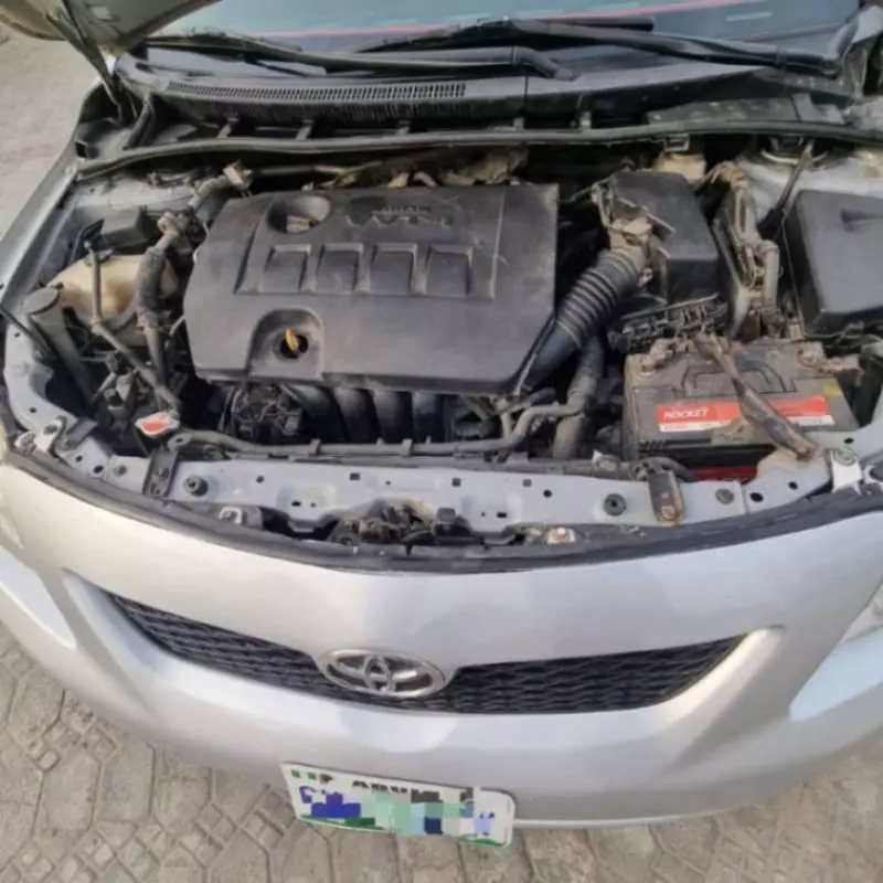 Toyota Corolla   - 2009