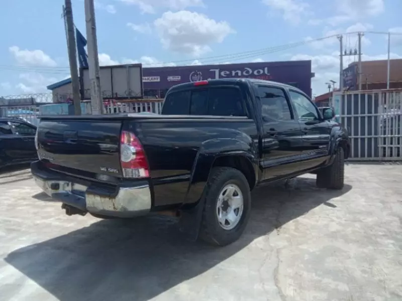 Toyota Tacoma   - 2013