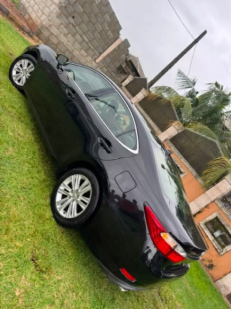 Lexus ES   - 2013
