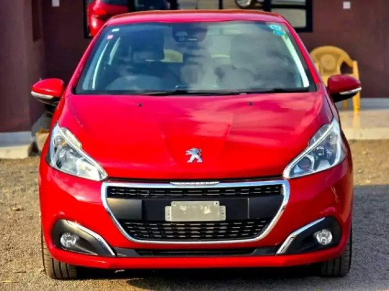 Peugeot 208   - 2018