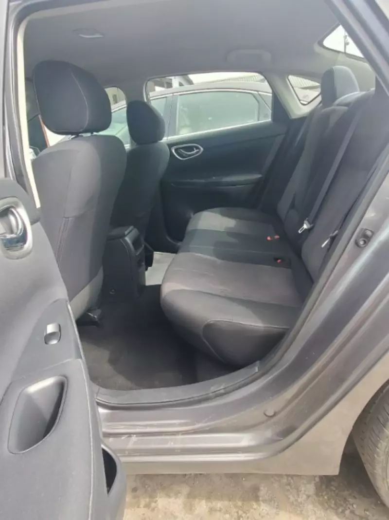 Nissan Sentra   - 2015