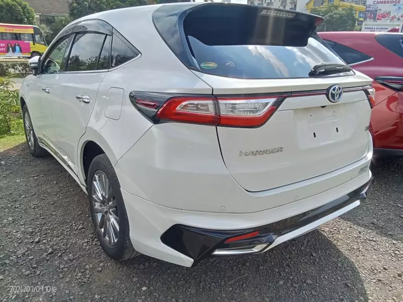 TOYOTA Harrier hybrid    - 2018