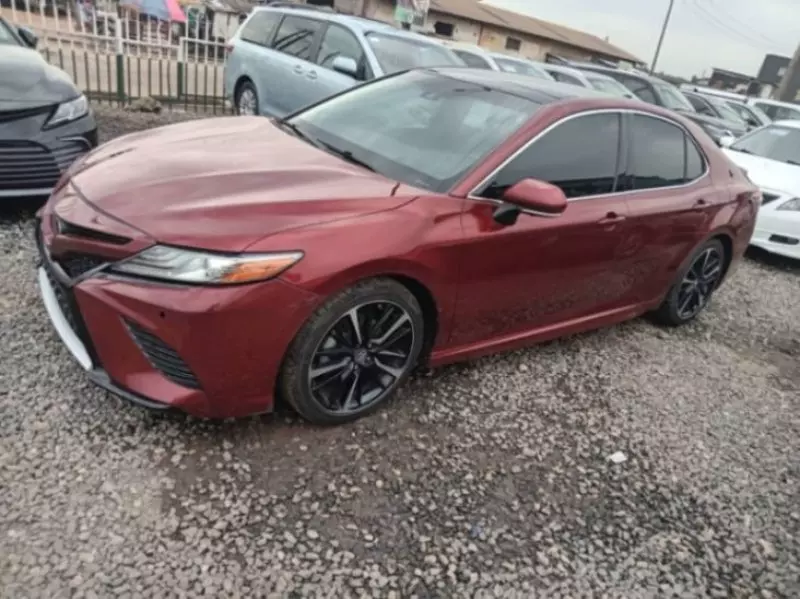 Toyota Camry   - 2018