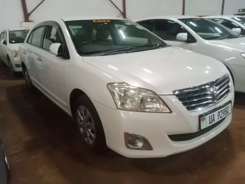 Toyota Premio    - 2010