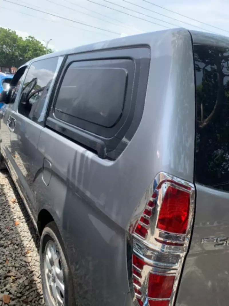 Hyundai H-1 Starex   - 2010