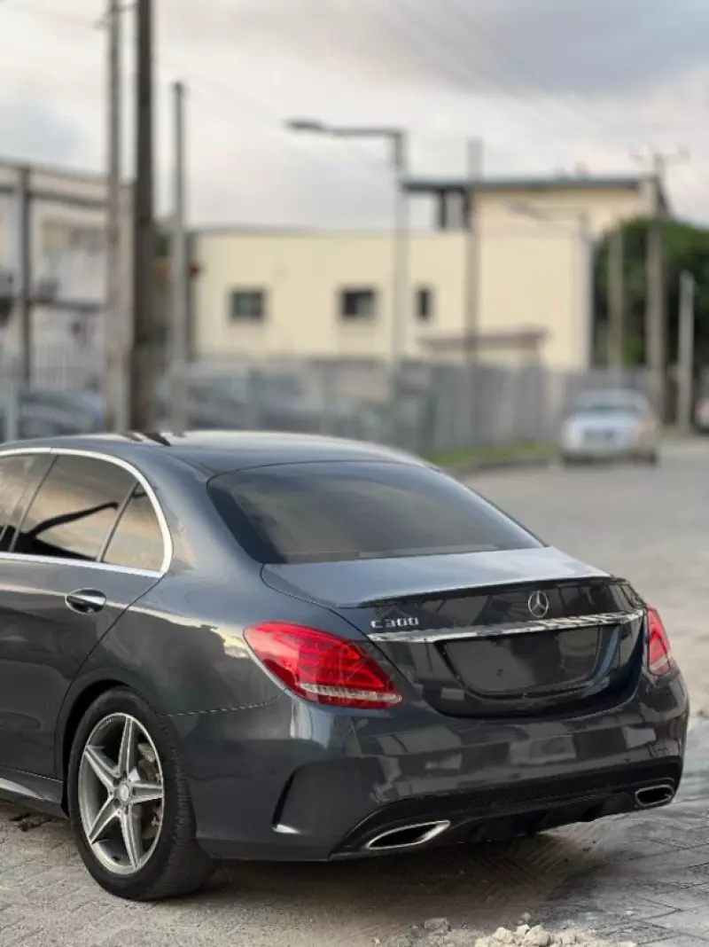 Mercedes-Benz C 300 - 2015