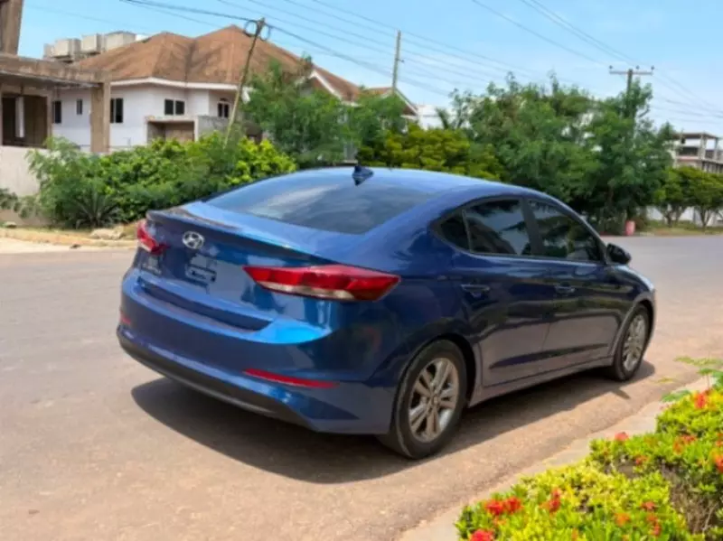 Hyundai Elantra   - 2018