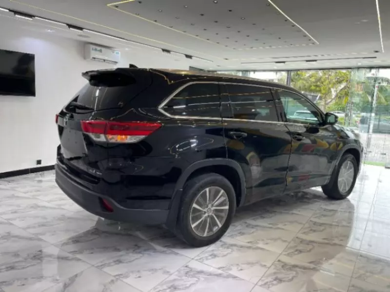 Toyota Highlander   - 2018