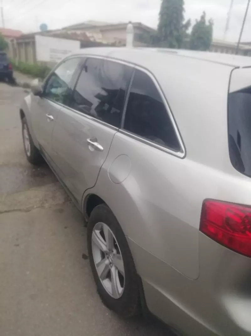 Acura MDX   - 2011