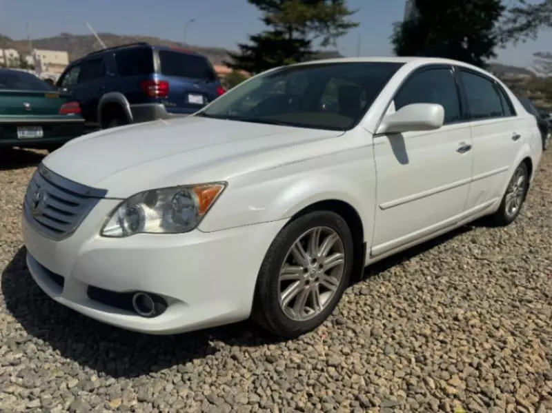 Toyota Avalon   - 2009
