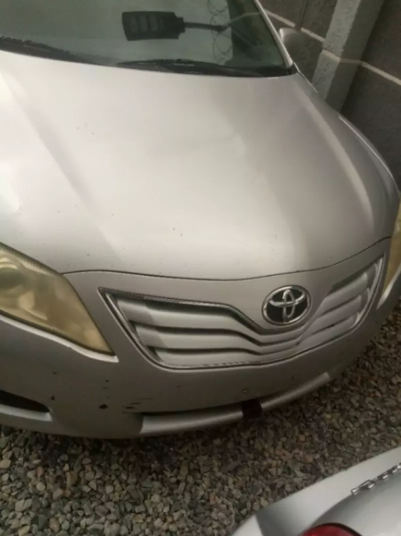 Toyota Camry   - 2011