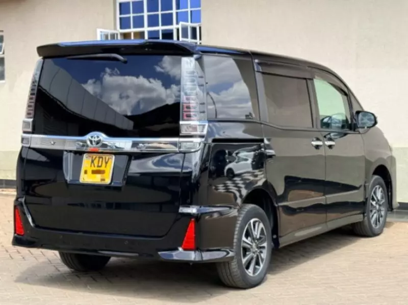 TOYOTA Voxy    - 2019