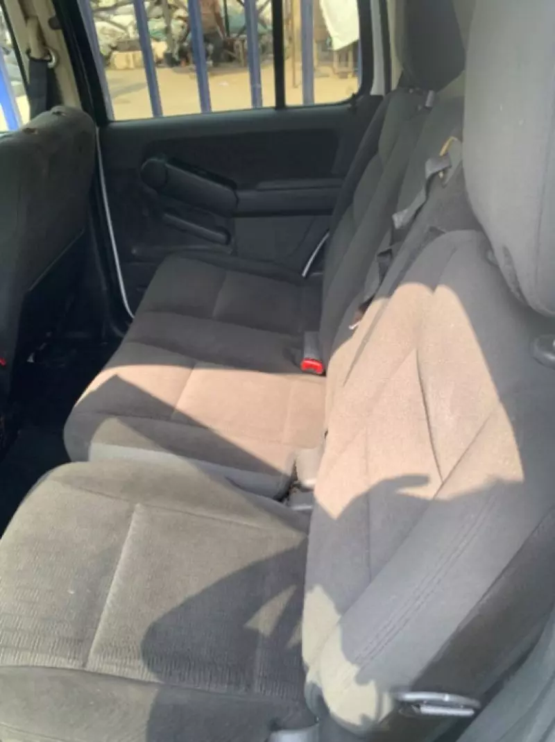 Ford Explorer   - 2010