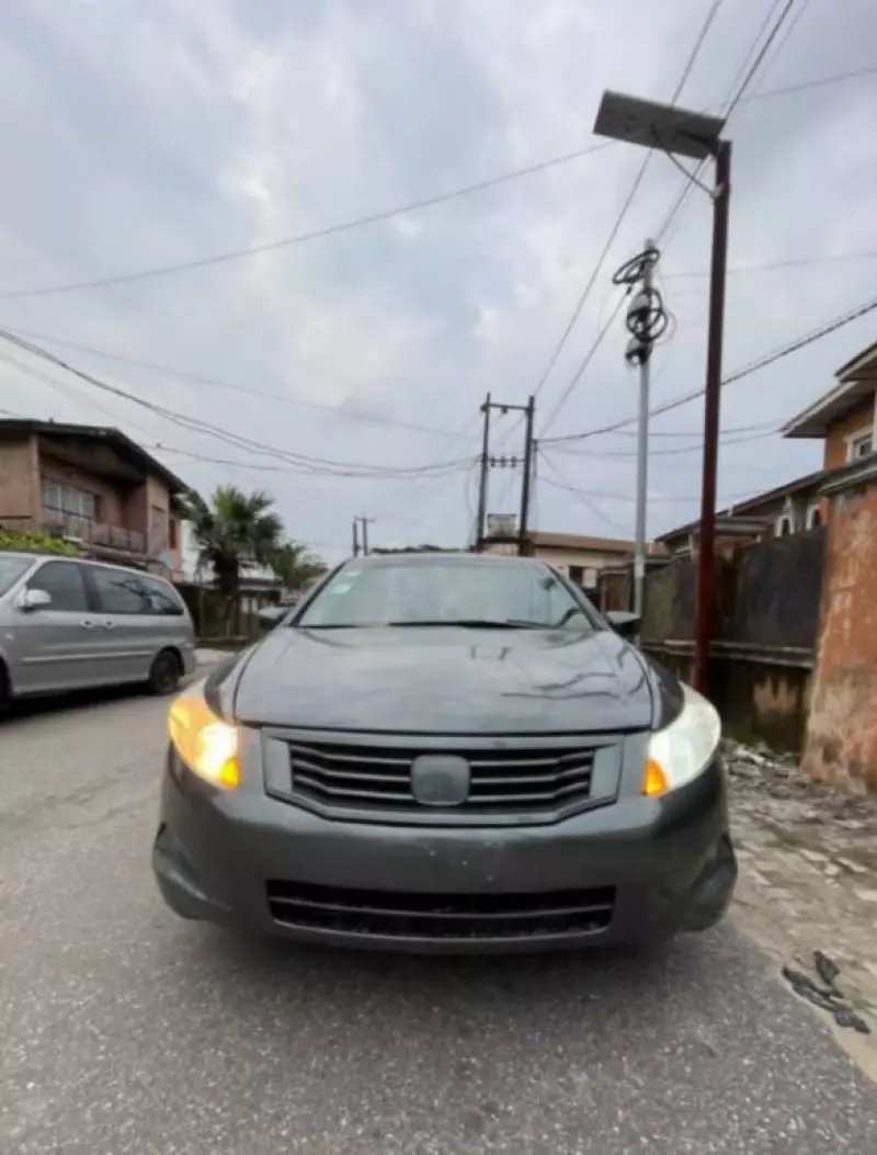 Honda Accord - 2010
