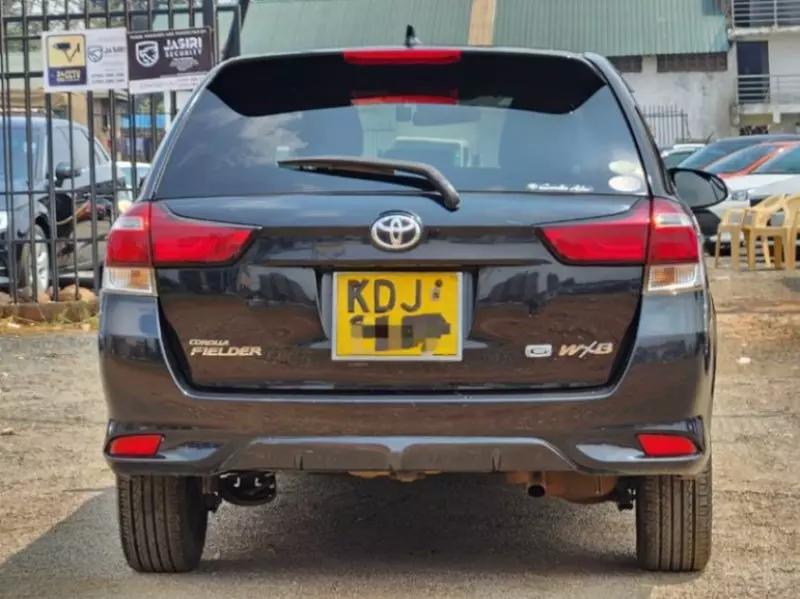 Toyota Fielder    - 2016