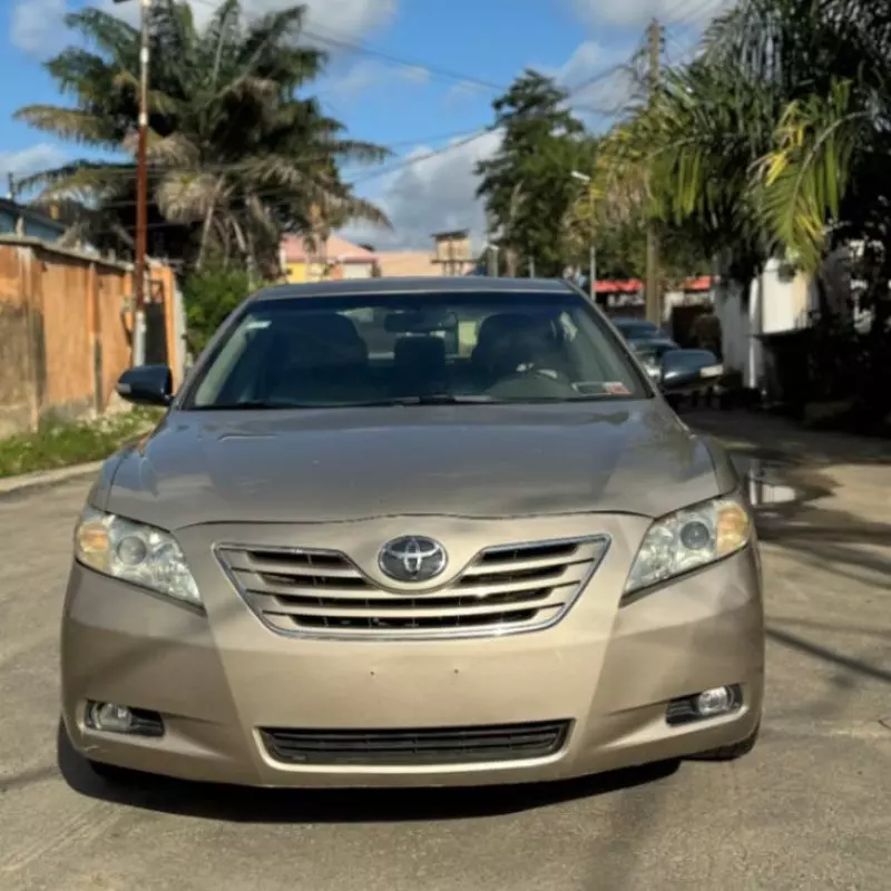 Toyota Camry - 2008