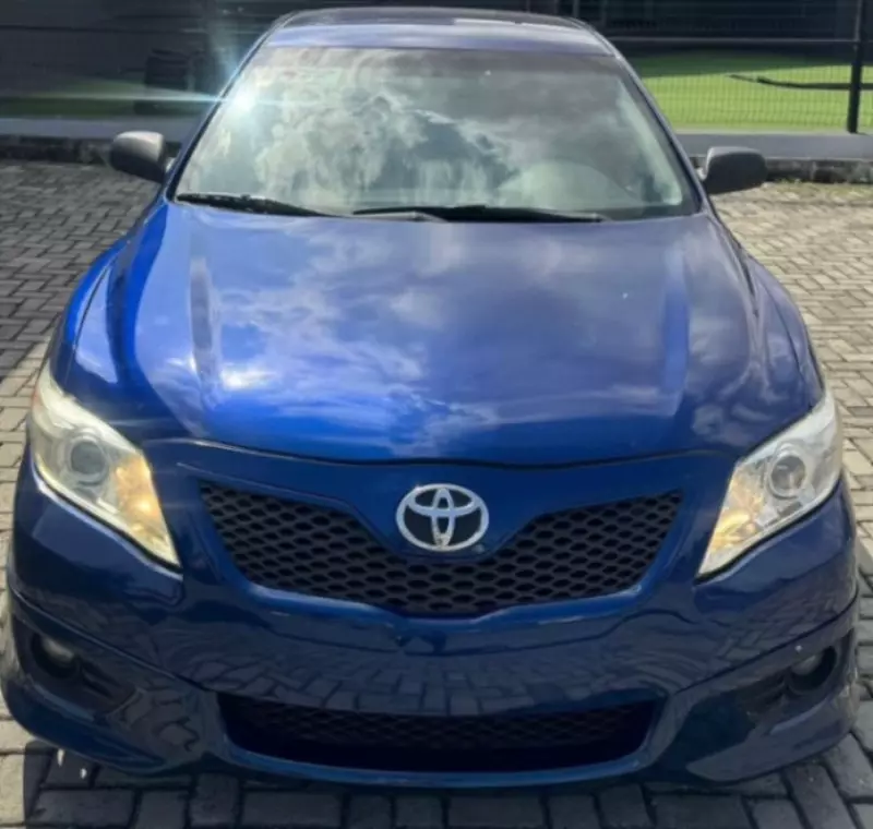 TOYOTA Camry   - 2010