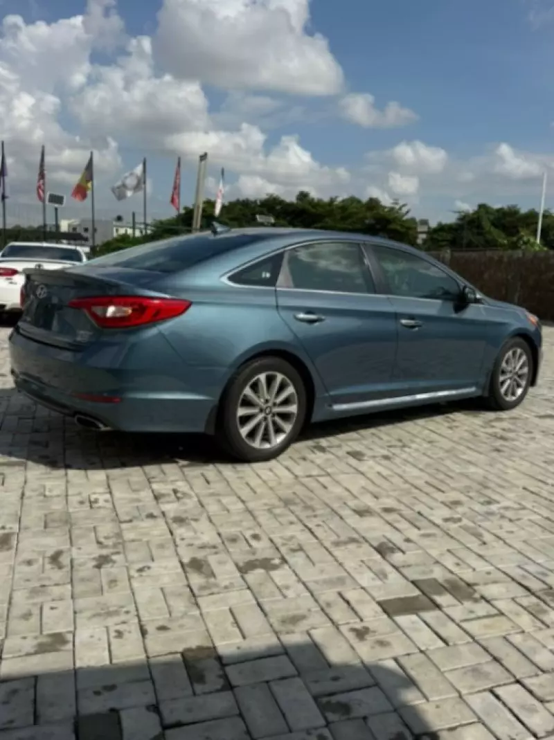 Hyundai Sonata   - 2017