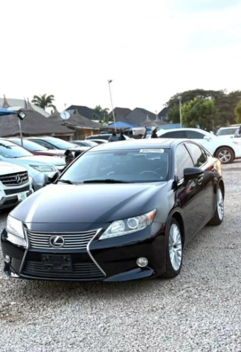 Lexus ES   - 2013