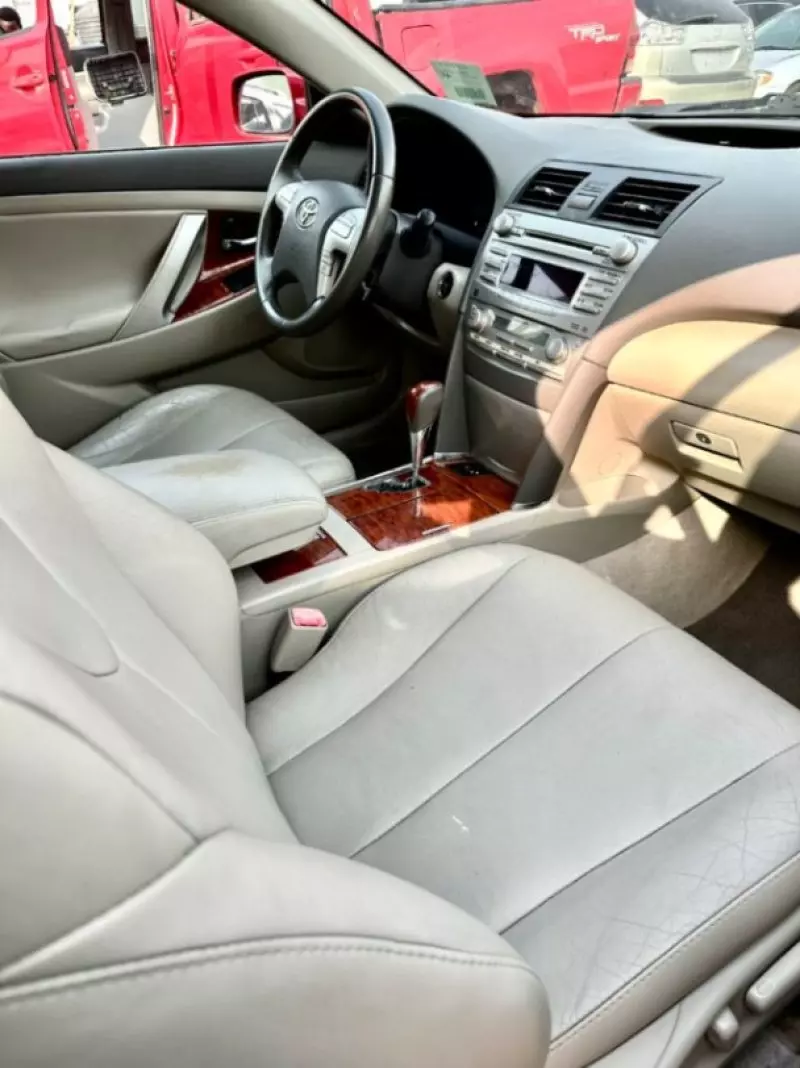 TOYOTA Camry - 2011