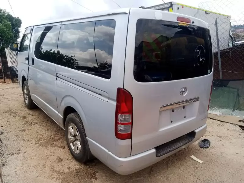 Toyota Hiace   - 2013