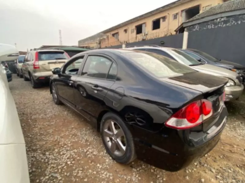 Honda Civic   - 2009