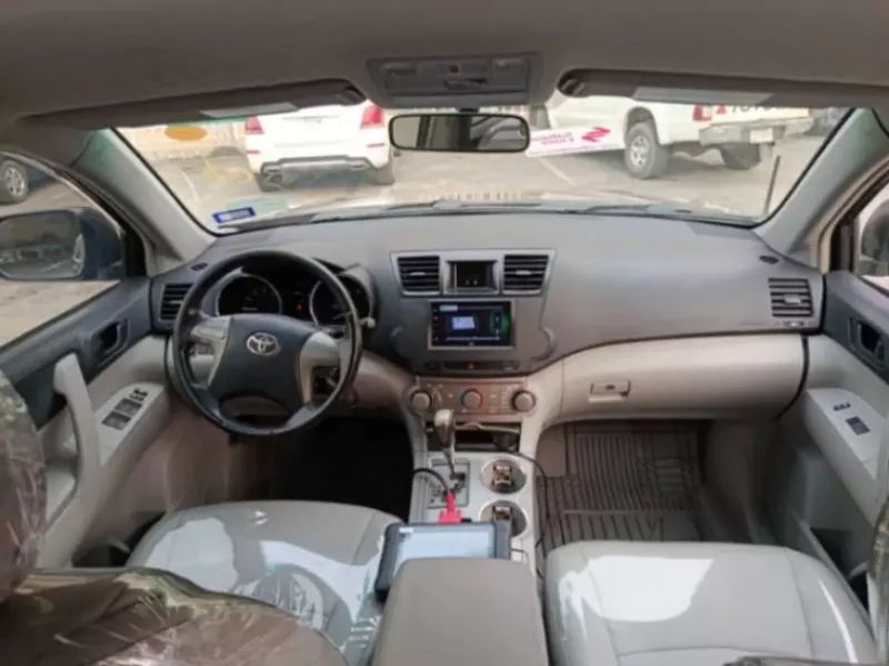 Toyota Highlander   - 2010