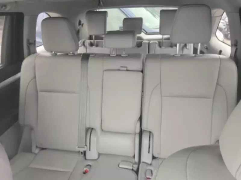 Toyota Highlander   - 2016