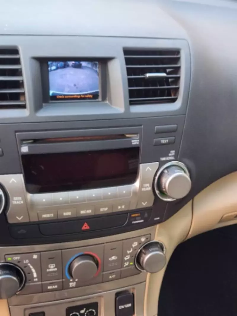 Toyota Highlander   - 2011