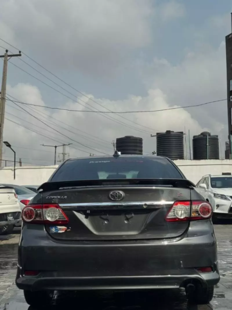 Toyota Corolla   - 2011