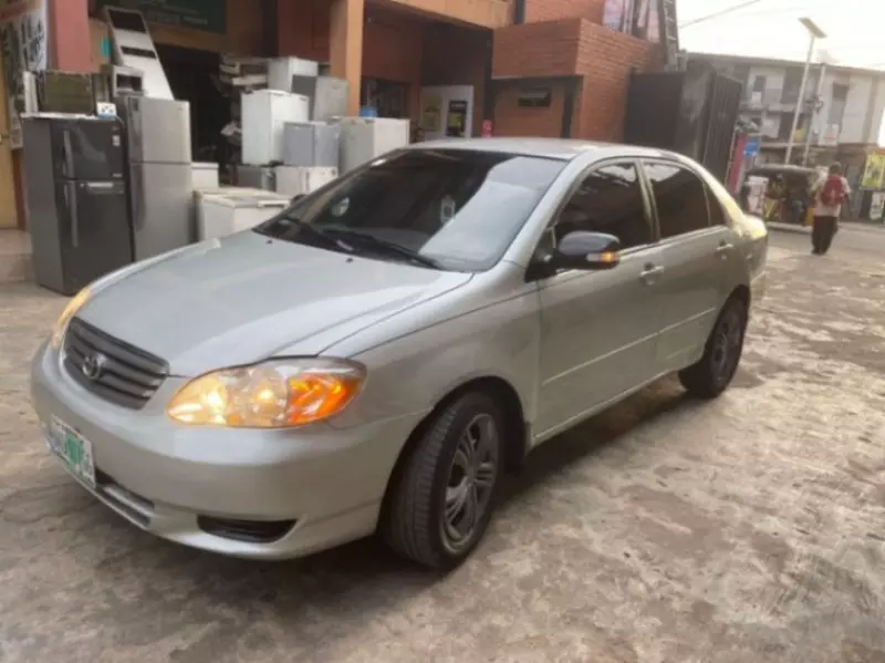 Toyota Corolla   - 2004