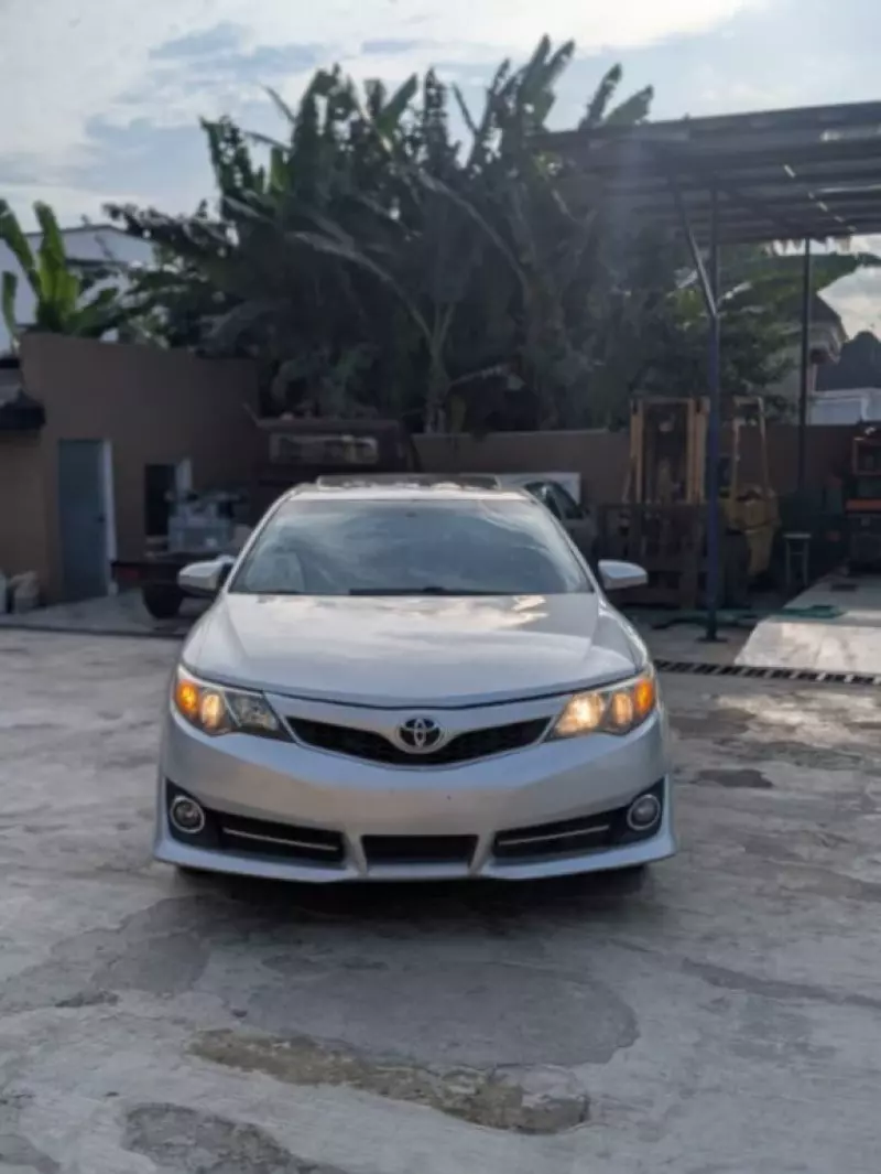 TOYOTA Camry   - 2013