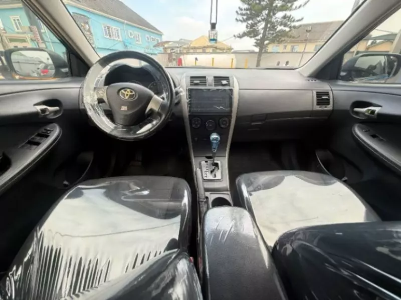 TOYOTA corolla   - 2009
