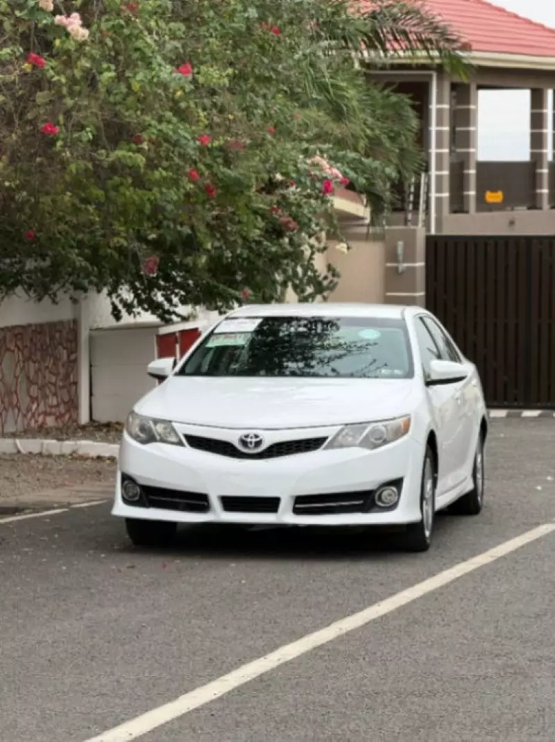 Toyota Camry   - 2014