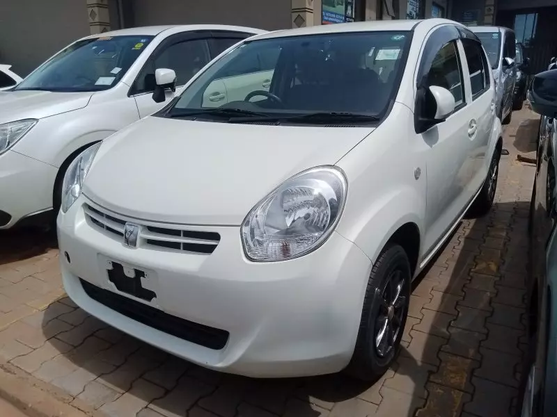 Toyota Passo   - 2012