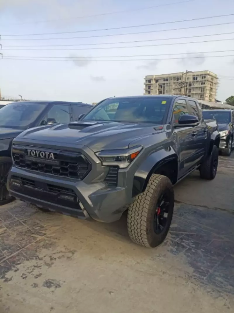 Toyota Tacoma   - 2024