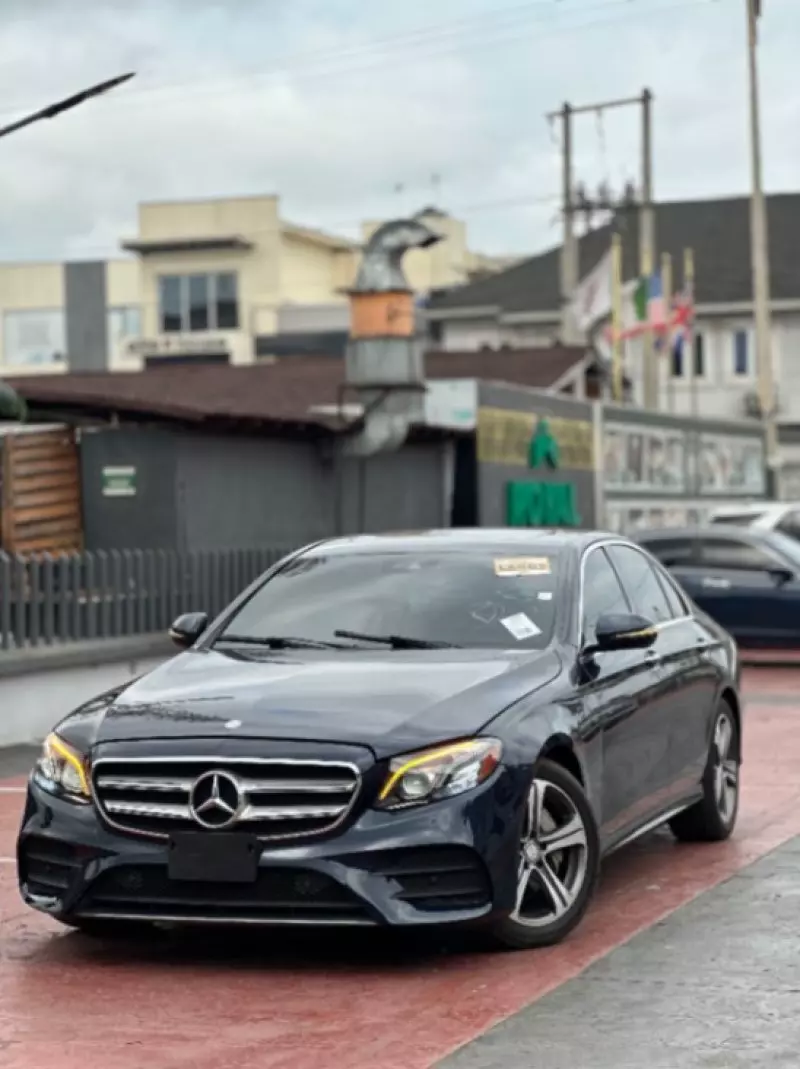 Mercedes-Benz E 300   - 2017