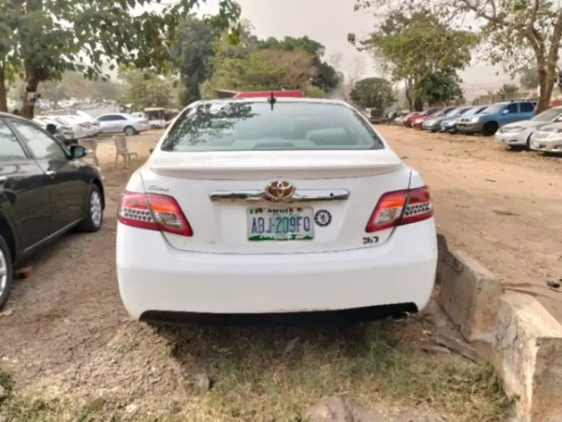 Toyota Camry   - 2009