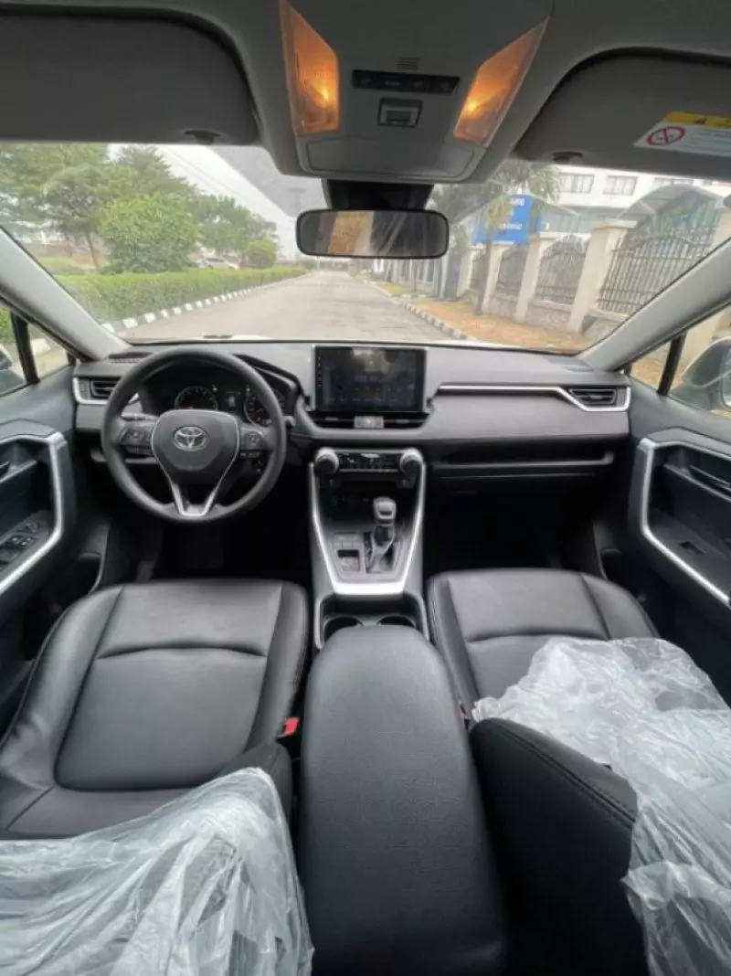 Toyota RAV 4   - 2021