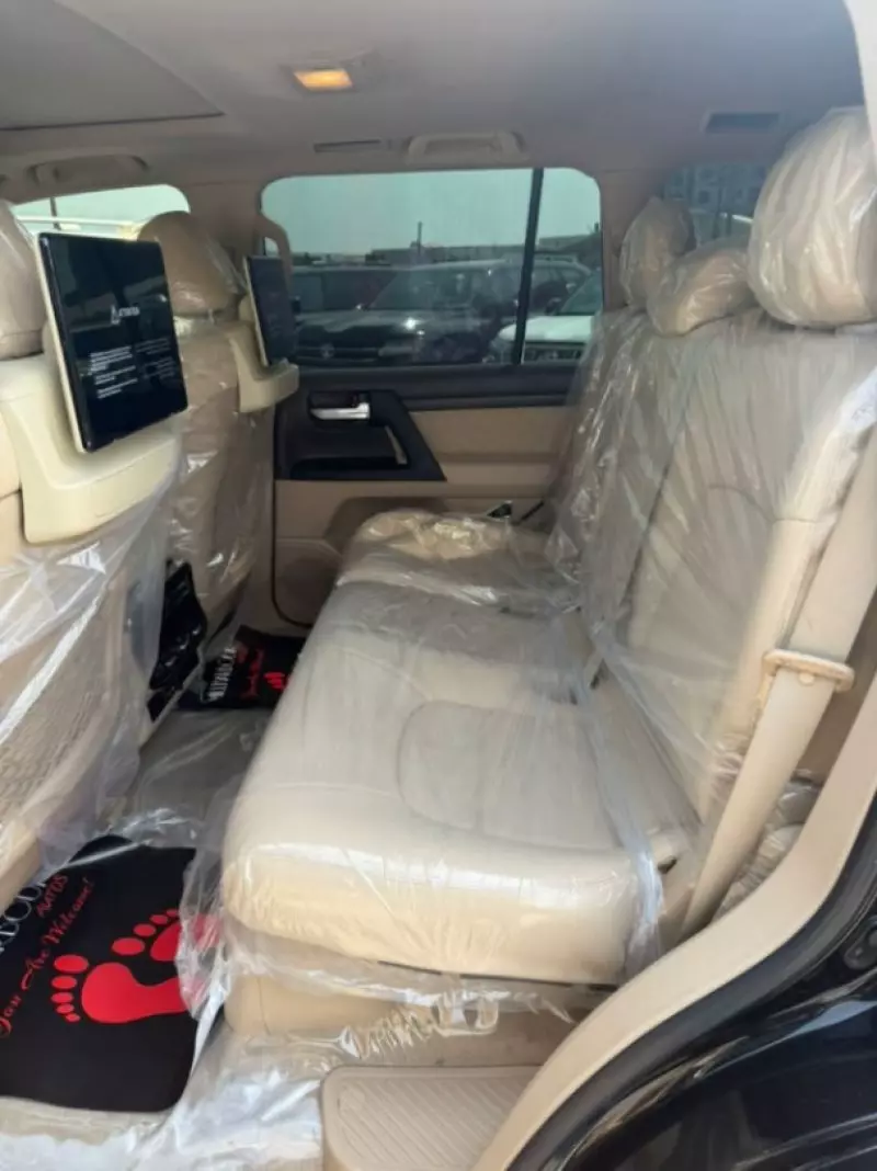 Toyota Land Cruiser   - 2013