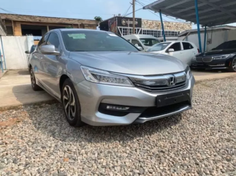 Honda Accord   - 2017