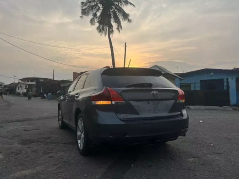 Toyota Venza   - 2011