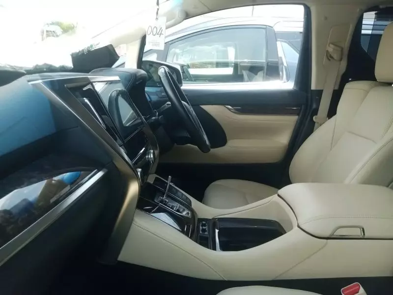 Toyota Alphard   - 2017