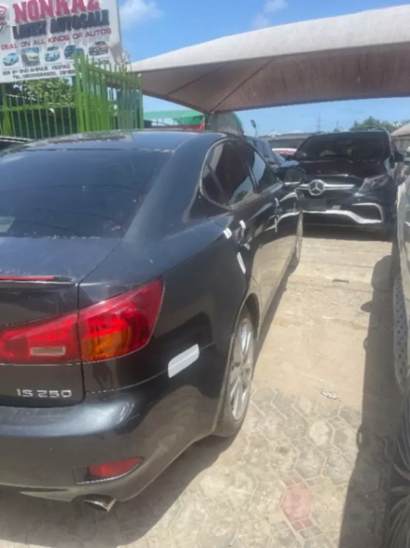 Lexus IS   - 2006